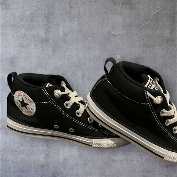 BOYS' CONVERSE LITTLE KID CHUCK TAYLOR ALL STAR STREET MID‎ SNEAKERS Size 2 - Picture 1 of 7
